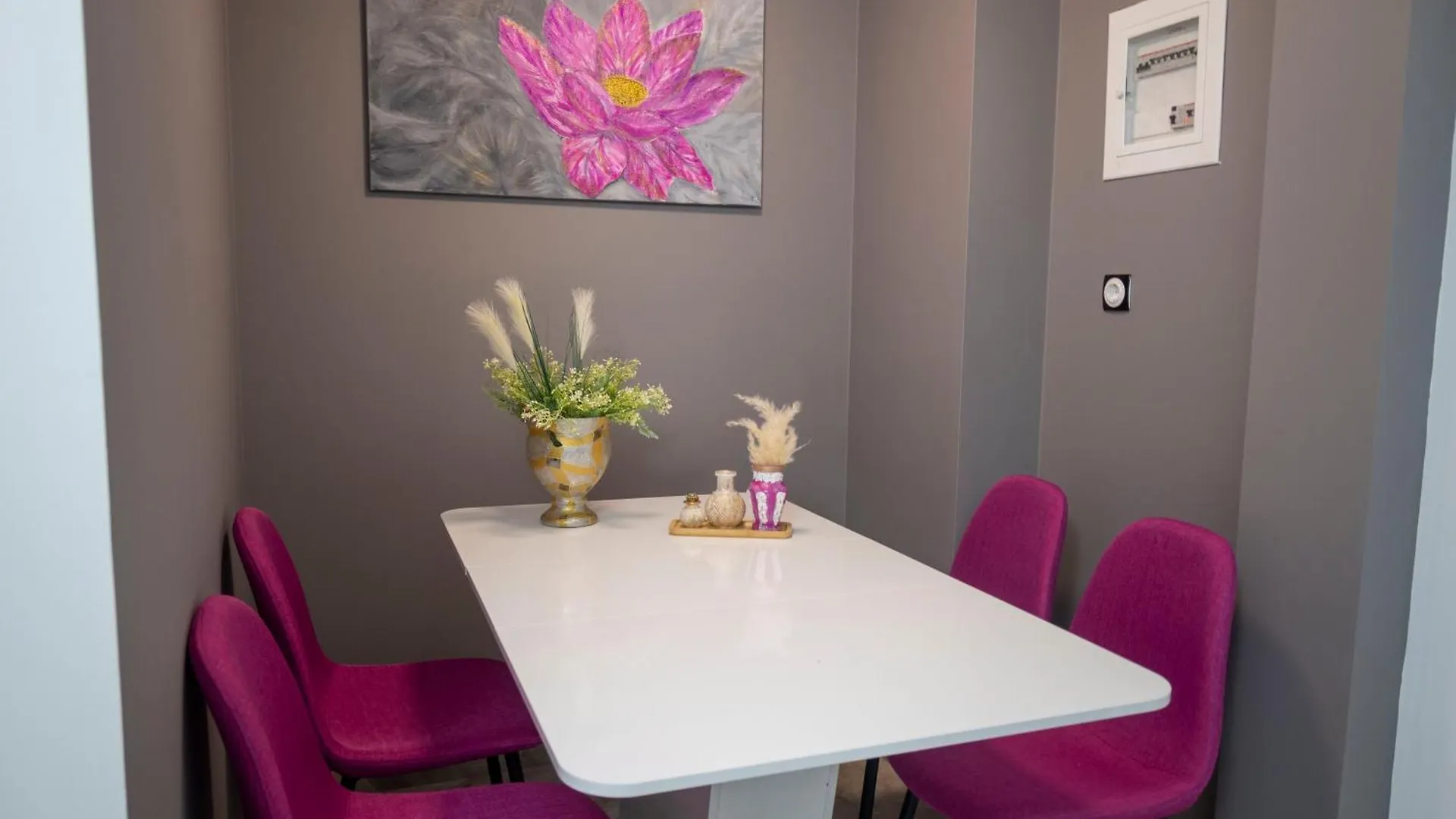 Thessaloniki Luxe Suite, Chrysa'S Private Getaway 0*,  ギリシャ